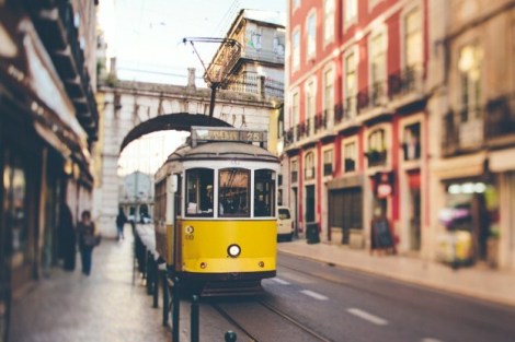 yellow-tram